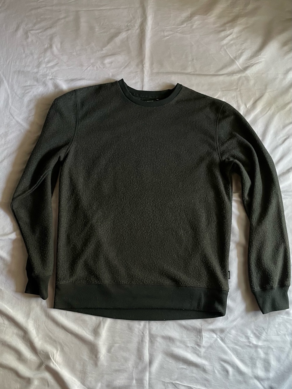 Tahari Men’s Medium Dark Charcoal Grey Black Textured Fuzzy Crewneck Sweater